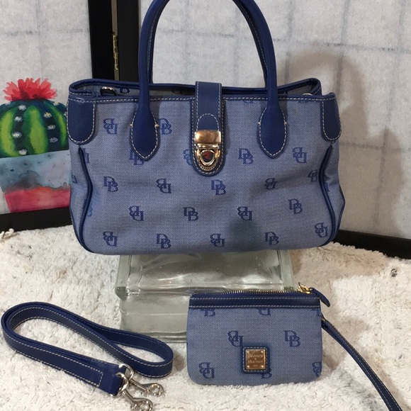 Dooney & Bourke Handbags - $$⬇️Dooney & Bourke satchel & wristlet